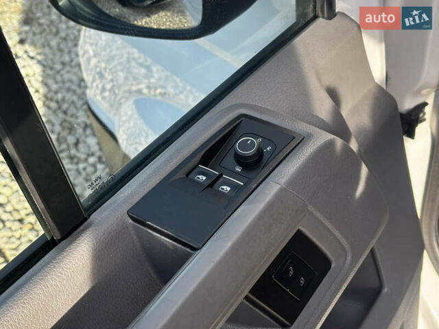 Білий Фольксваген Крафтєр, об'ємом двигуна 0 л та пробігом 50 тис. км за 18000 $, фото 18 на Automoto.ua