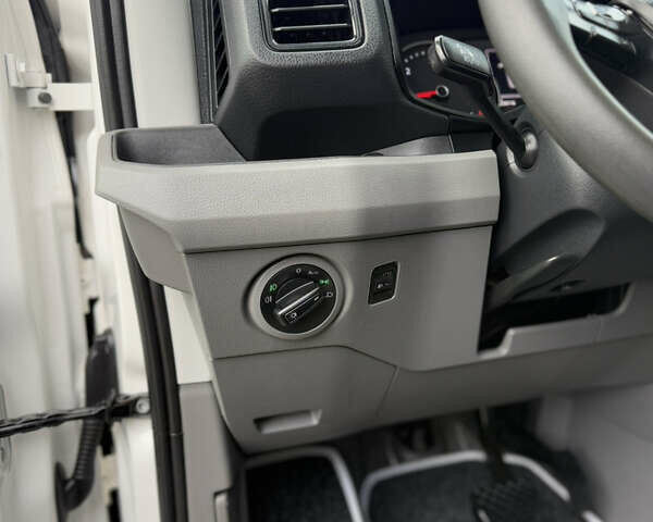 Белый Фольксваген Крафтер, объемом двигателя 2 л и пробегом 239 тыс. км за 27999 $, фото 78 на Automoto.ua