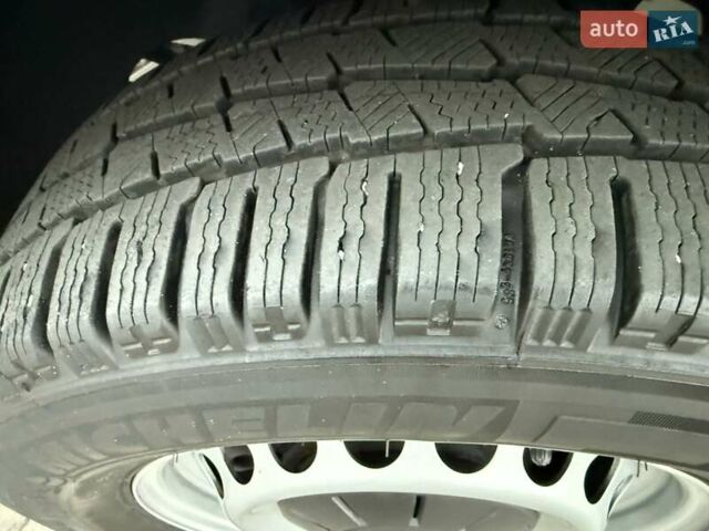 Белый Фольксваген Крафтер, объемом двигателя 2 л и пробегом 282 тыс. км за 26799 $, фото 45 на Automoto.ua