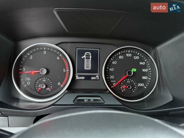 Белый Фольксваген Крафтер, объемом двигателя 2 л и пробегом 282 тыс. км за 26799 $, фото 67 на Automoto.ua