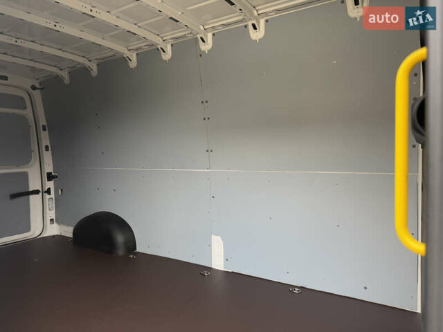 Белый Фольксваген Крафтер, объемом двигателя 2 л и пробегом 239 тыс. км за 27999 $, фото 40 на Automoto.ua