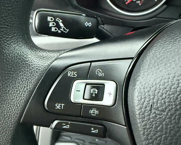 Белый Фольксваген Крафтер, объемом двигателя 2 л и пробегом 282 тыс. км за 26799 $, фото 61 на Automoto.ua