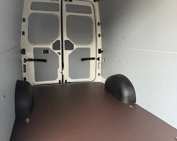 Белый Фольксваген Крафтер, объемом двигателя 2 л и пробегом 239 тыс. км за 27999 $, фото 42 на Automoto.ua