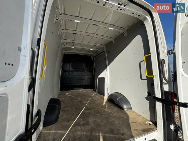 Білий Фольксваген Крафтєр, об'ємом двигуна 0 л та пробігом 50 тис. км за 18000 $, фото 40 на Automoto.ua