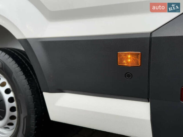 Белый Фольксваген Крафтер, объемом двигателя 2 л и пробегом 239 тыс. км за 27999 $, фото 124 на Automoto.ua