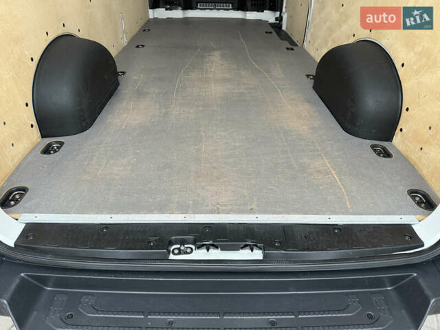 Белый Фольксваген Крафтер, объемом двигателя 2 л и пробегом 282 тыс. км за 26799 $, фото 106 на Automoto.ua