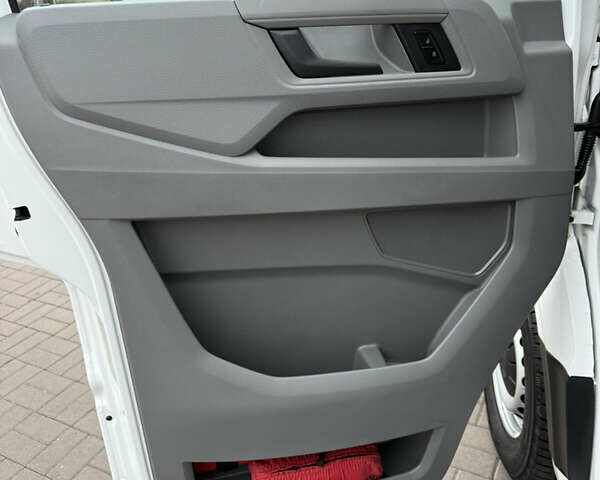 Белый Фольксваген Крафтер, объемом двигателя 2 л и пробегом 282 тыс. км за 26799 $, фото 50 на Automoto.ua