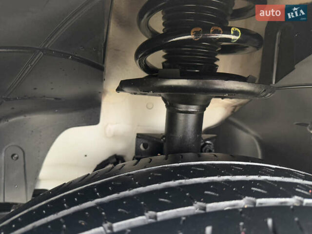 Белый Фольксваген Крафтер, объемом двигателя 2 л и пробегом 239 тыс. км за 27999 $, фото 146 на Automoto.ua