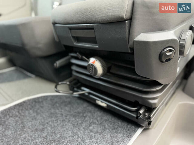 Белый Фольксваген Крафтер, объемом двигателя 2 л и пробегом 239 тыс. км за 27999 $, фото 77 на Automoto.ua