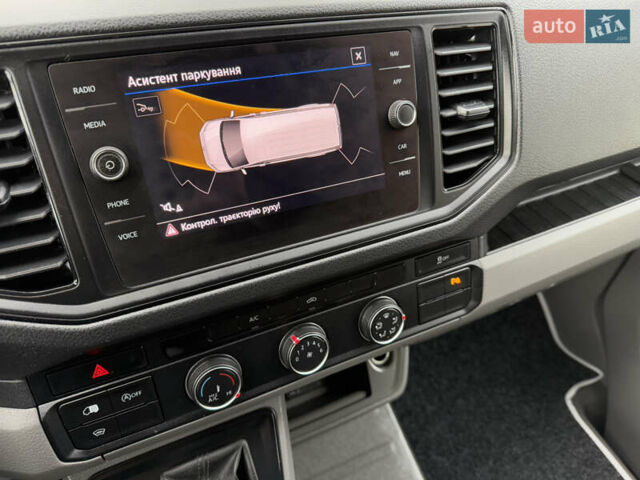 Белый Фольксваген Крафтер, объемом двигателя 2 л и пробегом 239 тыс. км за 27999 $, фото 113 на Automoto.ua