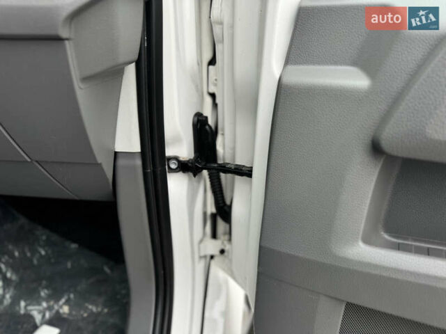 Белый Фольксваген Крафтер, объемом двигателя 1.97 л и пробегом 180 тыс. км за 26500 $, фото 54 на Automoto.ua