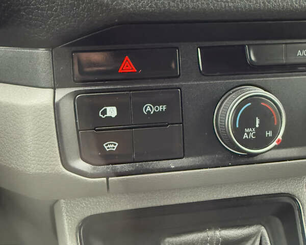 Белый Фольксваген Крафтер, объемом двигателя 2 л и пробегом 239 тыс. км за 27999 $, фото 97 на Automoto.ua