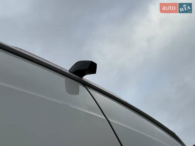 Белый Фольксваген Крафтер, объемом двигателя 2 л и пробегом 239 тыс. км за 27999 $, фото 95 на Automoto.ua