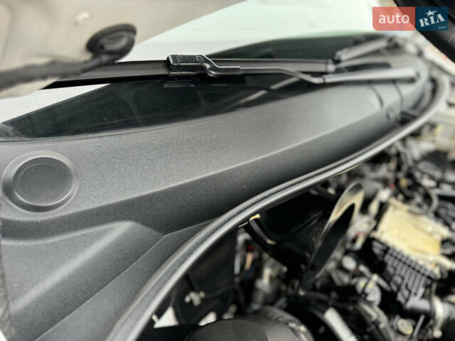 Белый Фольксваген Крафтер, объемом двигателя 1.97 л и пробегом 180 тыс. км за 26500 $, фото 90 на Automoto.ua