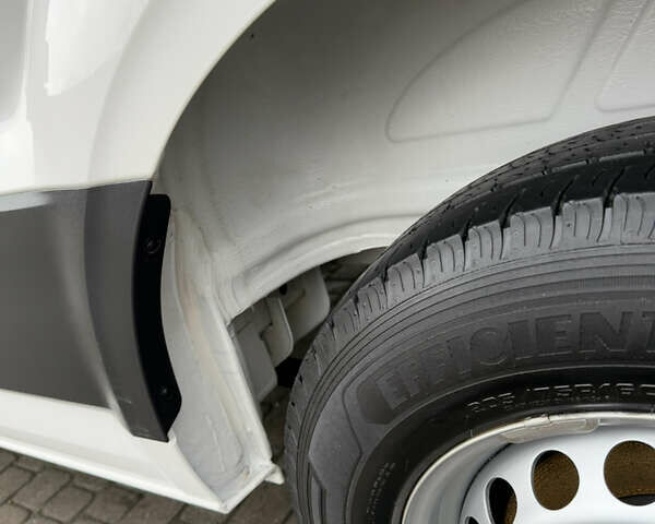 Белый Фольксваген Крафтер, объемом двигателя 2 л и пробегом 239 тыс. км за 27999 $, фото 138 на Automoto.ua