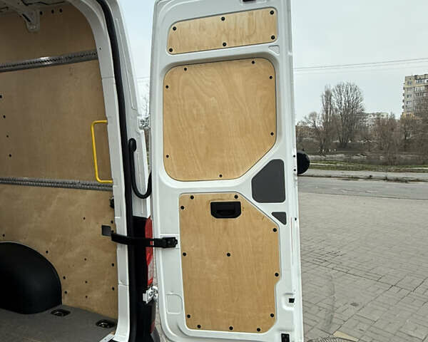 Белый Фольксваген Крафтер, объемом двигателя 2 л и пробегом 282 тыс. км за 26799 $, фото 109 на Automoto.ua