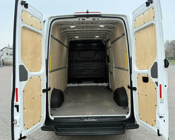 Белый Фольксваген Крафтер, объемом двигателя 2 л и пробегом 282 тыс. км за 26799 $, фото 101 на Automoto.ua