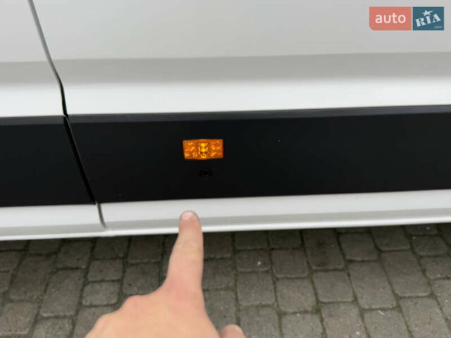 Белый Фольксваген Крафтер, объемом двигателя 2 л и пробегом 239 тыс. км за 27999 $, фото 128 на Automoto.ua