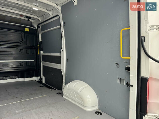 Белый Фольксваген Крафтер, объемом двигателя 1.97 л и пробегом 180 тыс. км за 26500 $, фото 43 на Automoto.ua