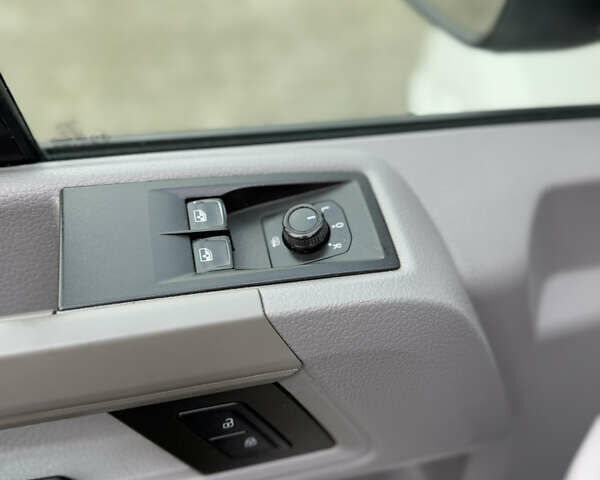 Белый Фольксваген Крафтер, объемом двигателя 2 л и пробегом 239 тыс. км за 27999 $, фото 70 на Automoto.ua