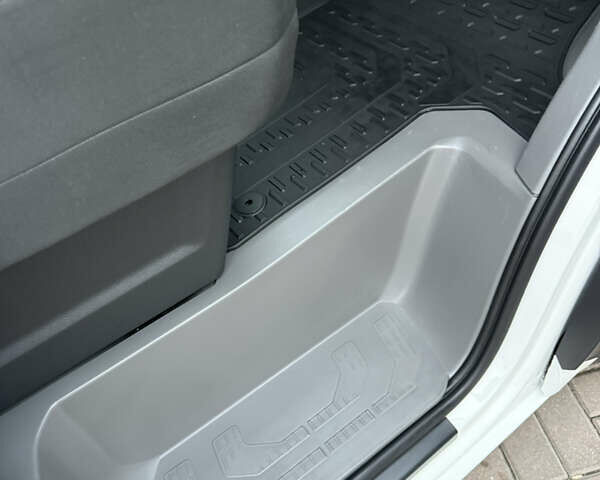 Белый Фольксваген Крафтер, объемом двигателя 2 л и пробегом 282 тыс. км за 26799 $, фото 94 на Automoto.ua