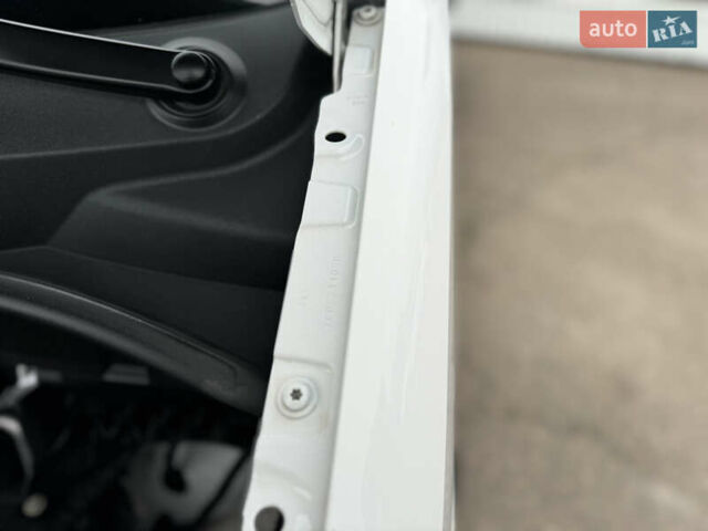 Белый Фольксваген Крафтер, объемом двигателя 1.97 л и пробегом 180 тыс. км за 26500 $, фото 95 на Automoto.ua