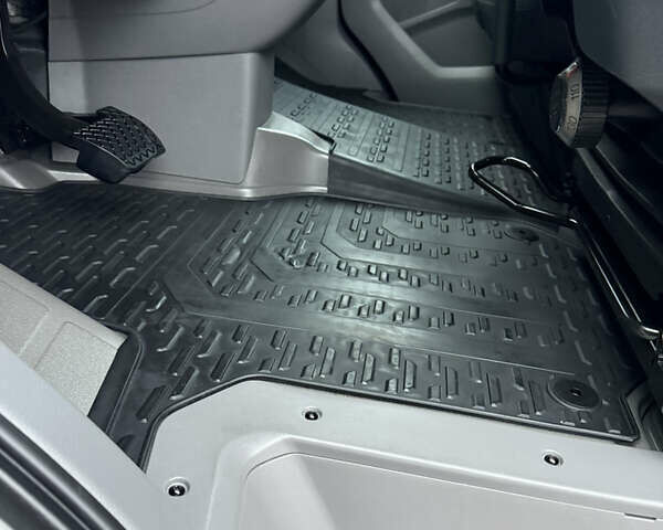 Белый Фольксваген Крафтер, объемом двигателя 2 л и пробегом 282 тыс. км за 26799 $, фото 59 на Automoto.ua