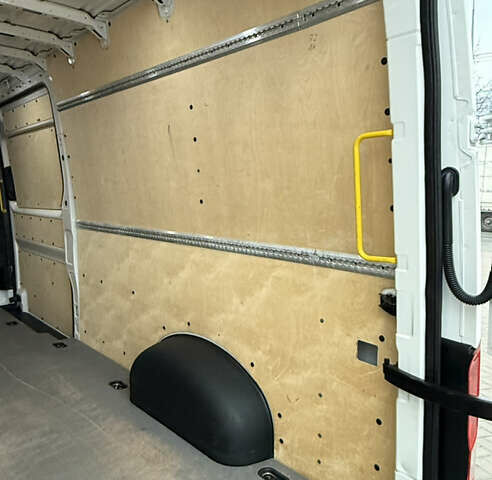 Белый Фольксваген Крафтер, объемом двигателя 2 л и пробегом 282 тыс. км за 26799 $, фото 108 на Automoto.ua