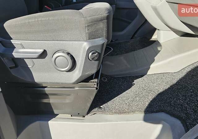 Білий Фольксваген Крафтєр, об'ємом двигуна 1.97 л та пробігом 247 тис. км за 29900 $, фото 16 на Automoto.ua