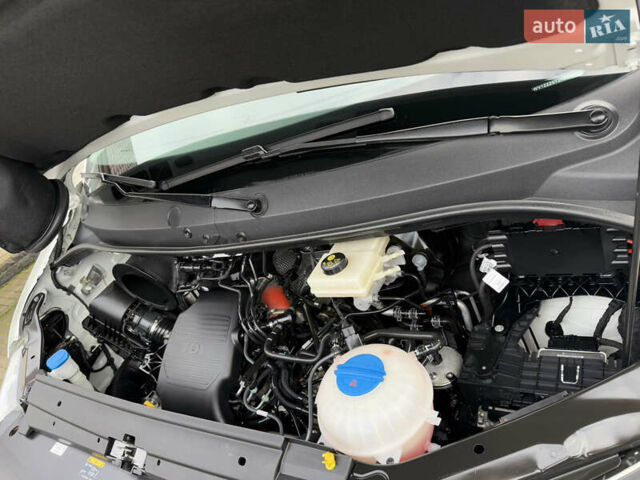 Белый Фольксваген Крафтер, объемом двигателя 2 л и пробегом 252 тыс. км за 27950 $, фото 111 на Automoto.ua