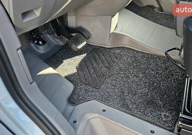 Білий Фольксваген Крафтєр, об'ємом двигуна 1.97 л та пробігом 247 тис. км за 29900 $, фото 10 на Automoto.ua