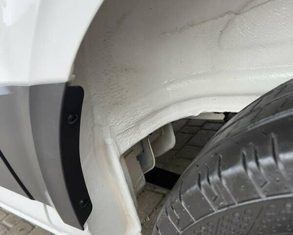 Белый Фольксваген Крафтер, объемом двигателя 2 л и пробегом 252 тыс. км за 27950 $, фото 116 на Automoto.ua