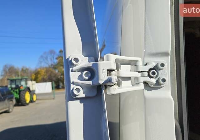 Білий Фольксваген Крафтєр, об'ємом двигуна 1.97 л та пробігом 247 тис. км за 29900 $, фото 23 на Automoto.ua