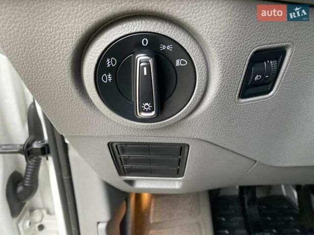 Белый Фольксваген Крафтер, объемом двигателя 2.08 л и пробегом 287 тыс. км за 24550 $, фото 58 на Automoto.ua