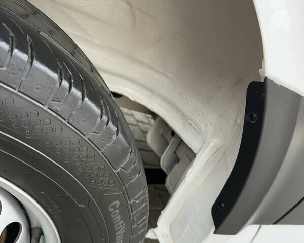 Белый Фольксваген Крафтер, объемом двигателя 2 л и пробегом 252 тыс. км за 27950 $, фото 120 на Automoto.ua