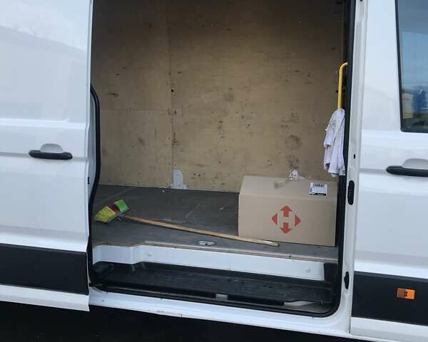 Белый Фольксваген Крафтер, объемом двигателя 1.97 л и пробегом 28 тыс. км за 49000 $, фото 2 на Automoto.ua