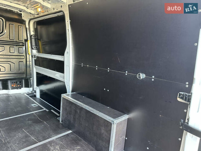 Белый Фольксваген Крафтер, объемом двигателя 1.97 л и пробегом 56 тыс. км за 40000 $, фото 18 на Automoto.ua