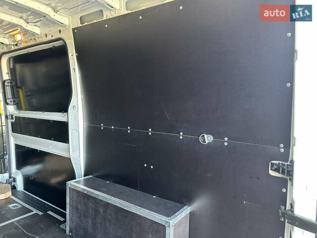 Белый Фольксваген Крафтер, объемом двигателя 1.97 л и пробегом 56 тыс. км за 40000 $, фото 14 на Automoto.ua