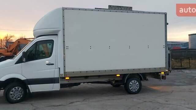 Белый Фольксваген Крафтер, объемом двигателя 1.97 л и пробегом 285 тыс. км за 14650 $, фото 5 на Automoto.ua