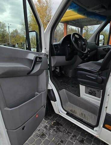 Білий Фольксваген Крафтєр, об'ємом двигуна 1.97 л та пробігом 475 тис. км за 12500 $, фото 8 на Automoto.ua