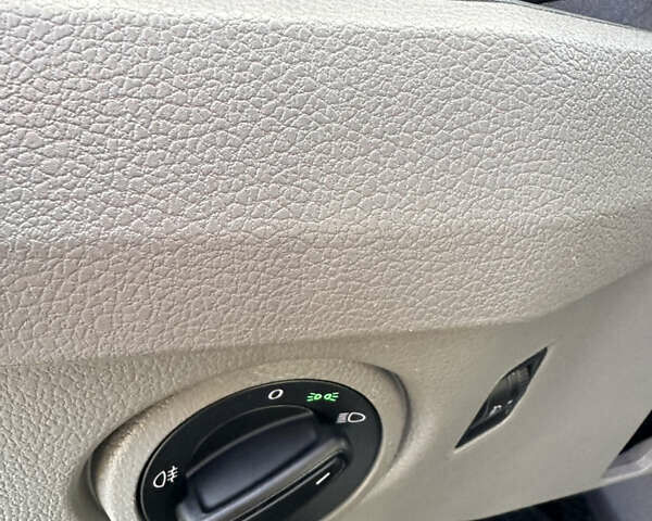 Белый Фольксваген Крафтер, объемом двигателя 2 л и пробегом 273 тыс. км за 26500 $, фото 30 на Automoto.ua