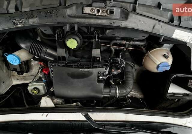 Белый Фольксваген Крафтер, объемом двигателя 1.97 л и пробегом 494 тыс. км за 16500 $, фото 1 на Automoto.ua