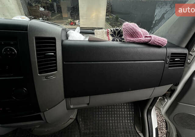 Белый Фольксваген Крафтер, объемом двигателя 1.97 л и пробегом 494 тыс. км за 16500 $, фото 24 на Automoto.ua