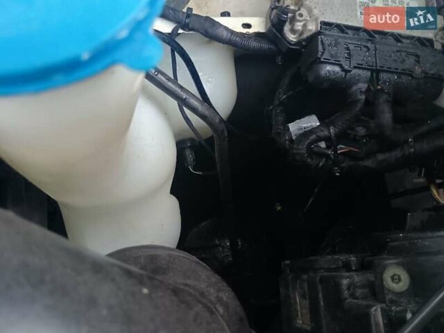 Белый Фольксваген Крафтер, объемом двигателя 2.5 л и пробегом 600 тыс. км за 7500 $, фото 49 на Automoto.ua