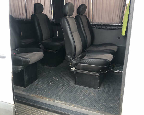 Белый Фольксваген Крафтер, объемом двигателя 2.46 л и пробегом 900 тыс. км за 9000 $, фото 3 на Automoto.ua