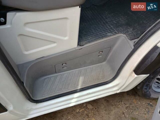 Белый Фольксваген Крафтер, объемом двигателя 2.5 л и пробегом 600 тыс. км за 7500 $, фото 21 на Automoto.ua