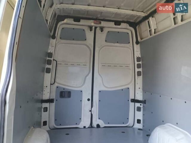 Белый Фольксваген Крафтер, объемом двигателя 2.5 л и пробегом 600 тыс. км за 7500 $, фото 36 на Automoto.ua