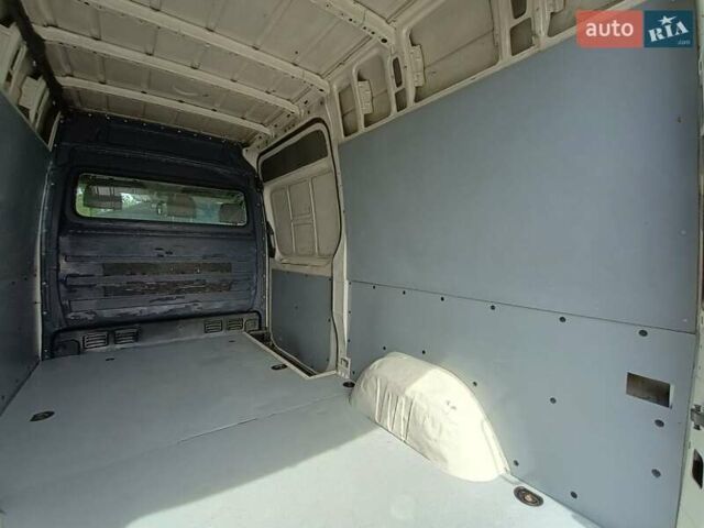 Белый Фольксваген Крафтер, объемом двигателя 2.5 л и пробегом 600 тыс. км за 7500 $, фото 39 на Automoto.ua