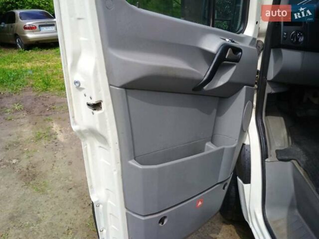 Белый Фольксваген Крафтер, объемом двигателя 2.5 л и пробегом 600 тыс. км за 7500 $, фото 25 на Automoto.ua