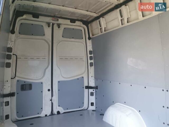 Белый Фольксваген Крафтер, объемом двигателя 2.5 л и пробегом 600 тыс. км за 7500 $, фото 37 на Automoto.ua